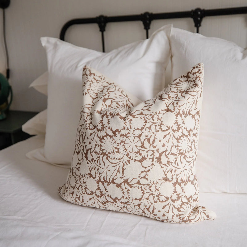 FLORAL PILLOW COVER BROWN