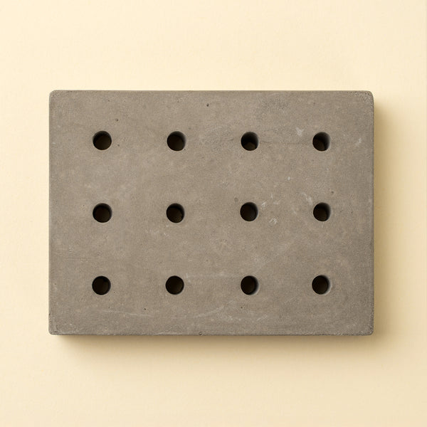 CONCRETE DOT SOAP DISH
