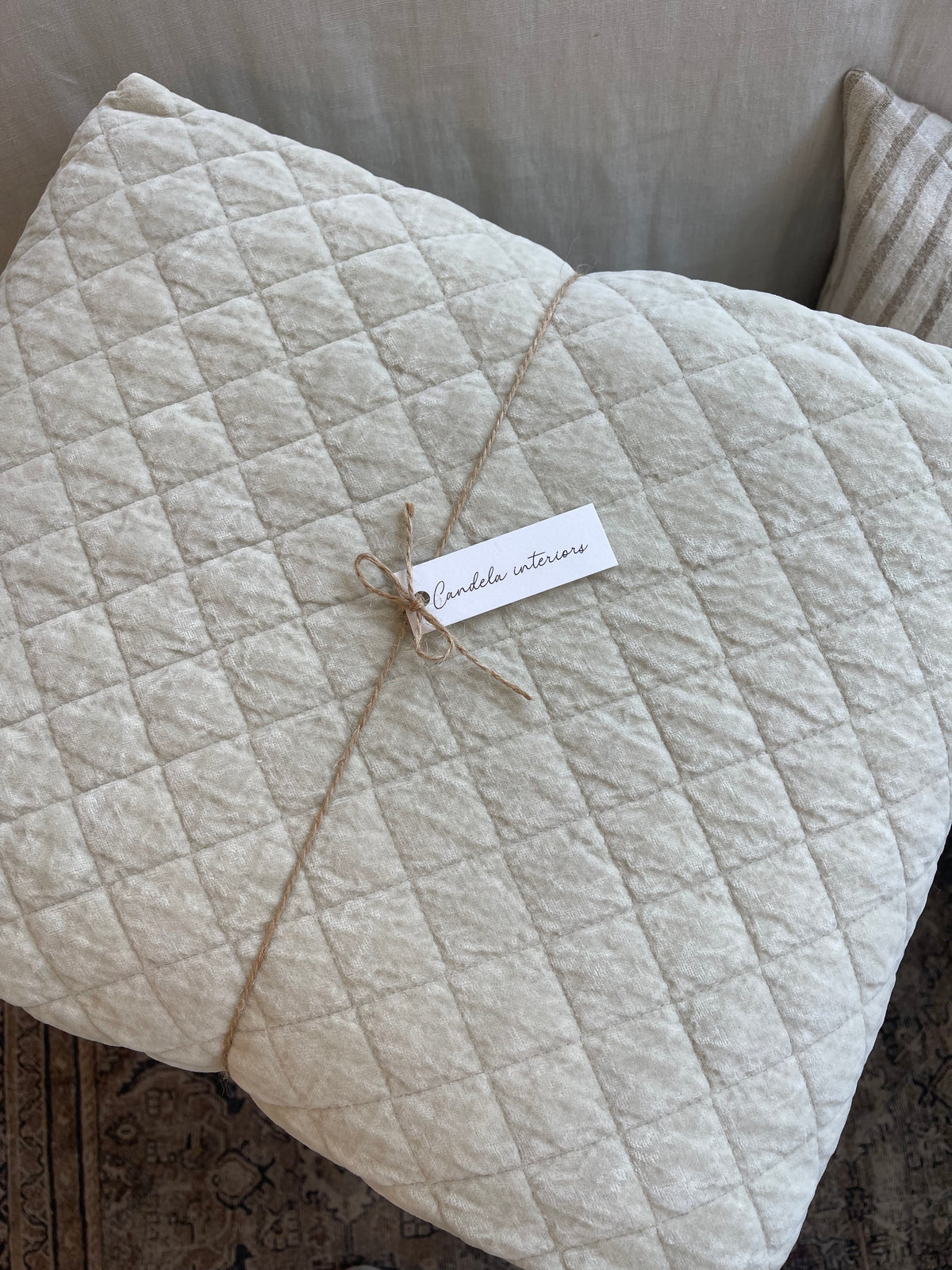 DOVE CREAM VELVET QUILT