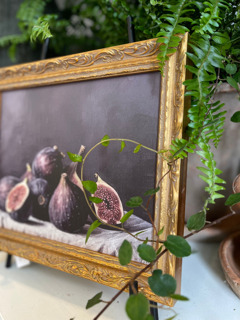 SEASONAL FIG W/ GOLD FRAME