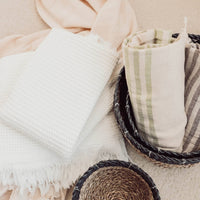 WAVE HAND TOWEL WHITE