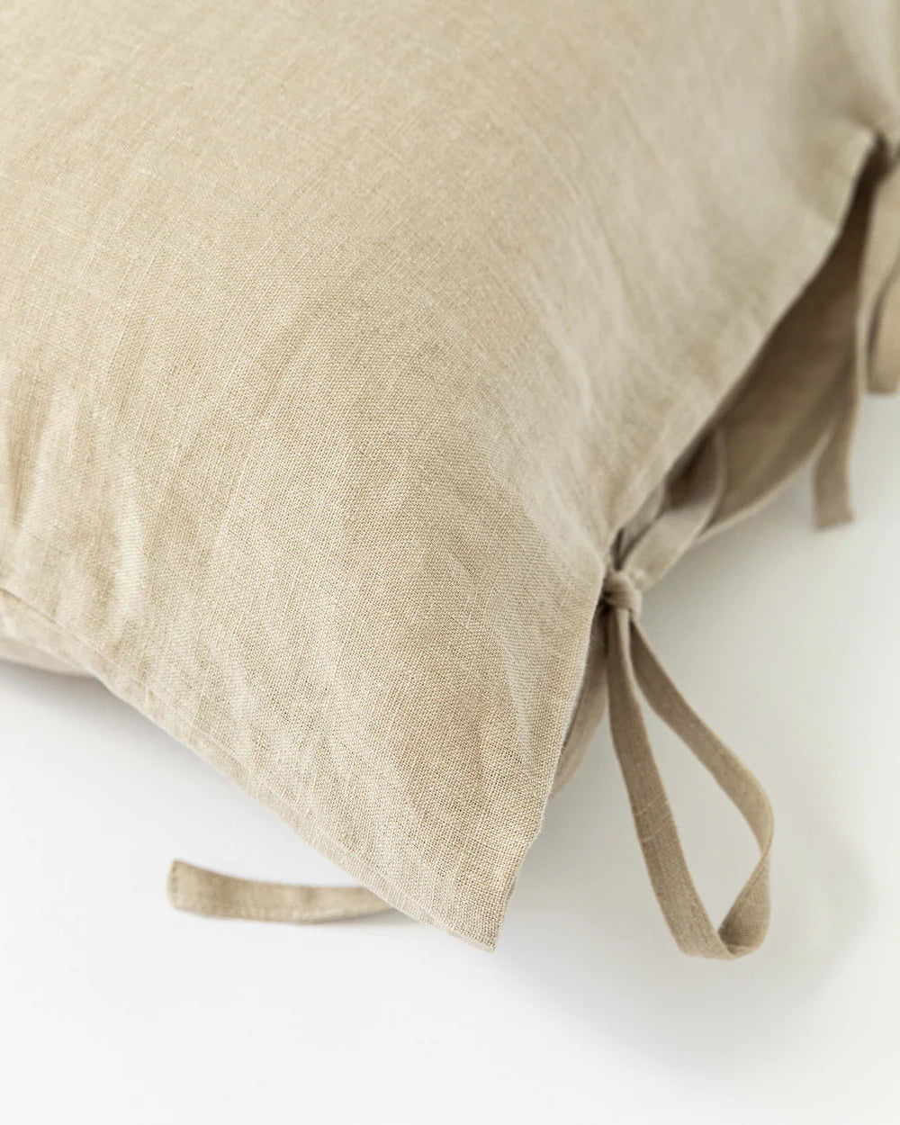 LINEN PILLOWCASE WITH TIES IN NATURAL LINEN